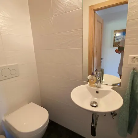 Sunny Apt, Fabulous View & Balcony, Sleeps 8 ヴェルビエール