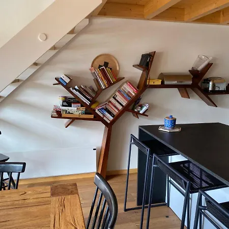 アパート Sunny Apt, Fabulous View & Balcony, Sleeps 8