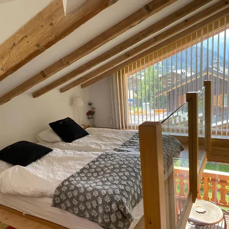 Sunny Apt, Fabulous View & Balcony, Sleeps 8 ヴェルビエール